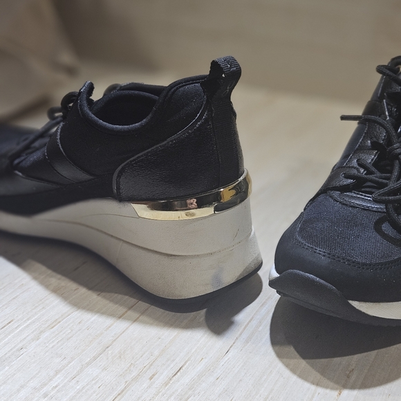 Aldo wedge runners sz 7 - Picture 2 of 6